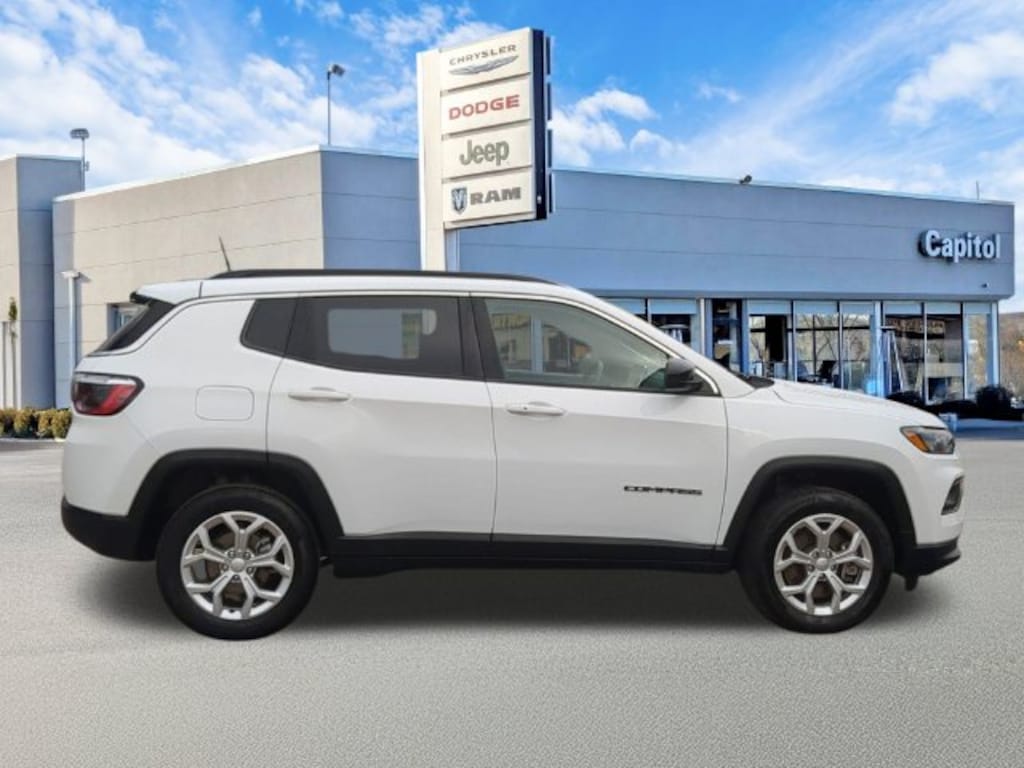 Used 2024 Jeep Compass Latitude SUV