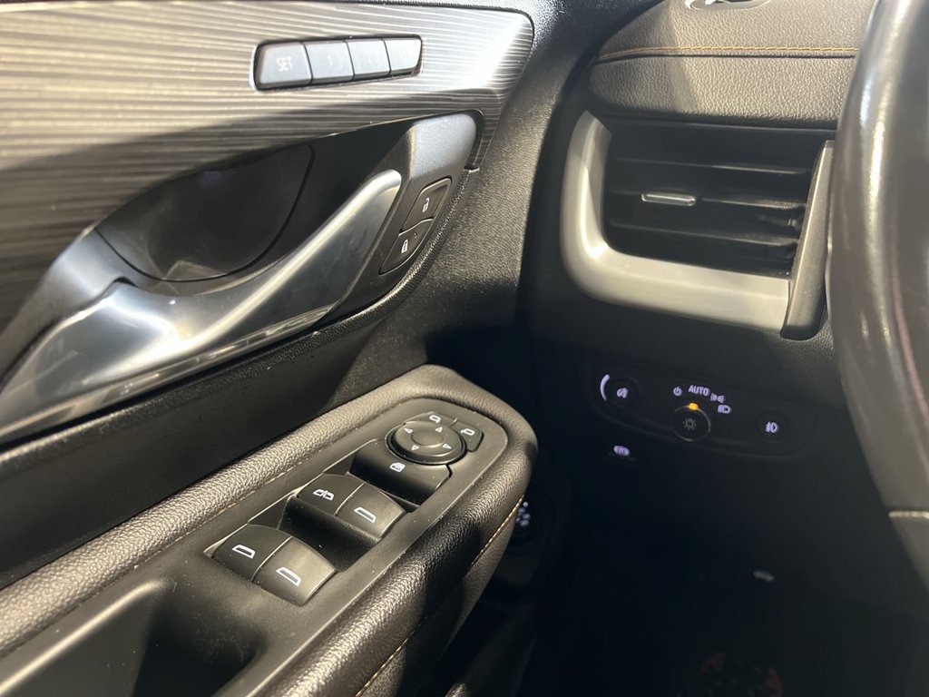 2021 GMC Terrain SLT - Photo 18