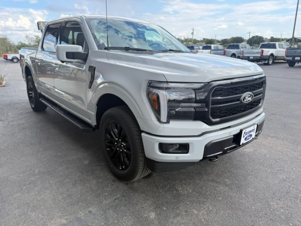 New 2026 Ford F-150 LARIAT 4X4 TRUCK
