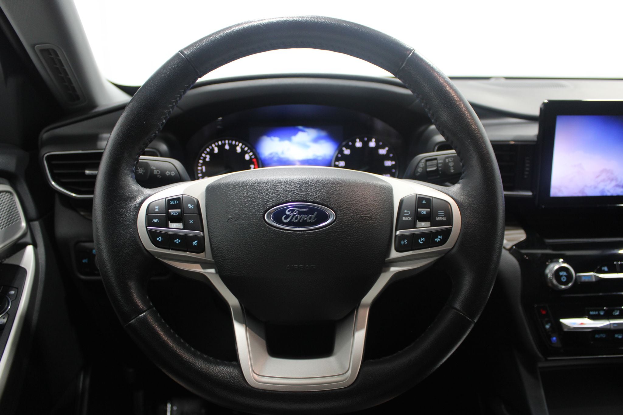 2023 Ford Explorer Limited - Photo 28