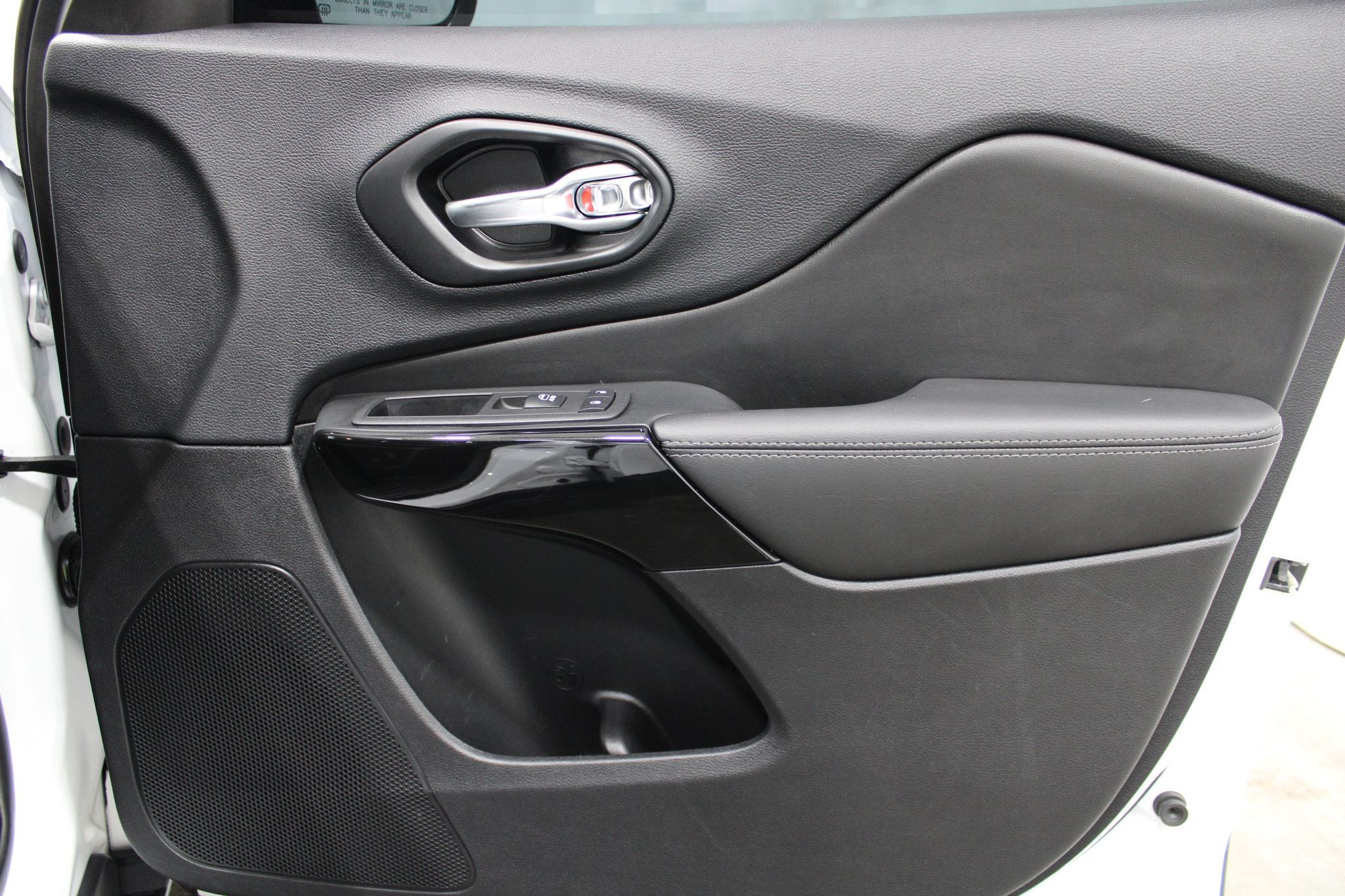 2023 Jeep Cherokee Altitude Lux - Photo 25
