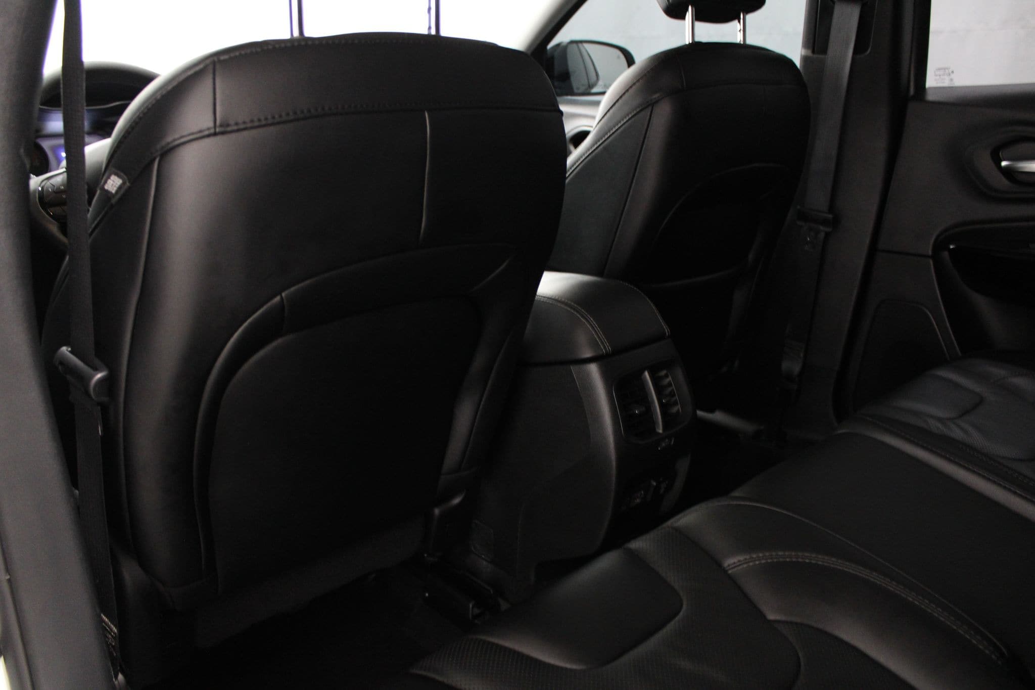 2023 Jeep Cherokee Altitude Lux - Photo 16