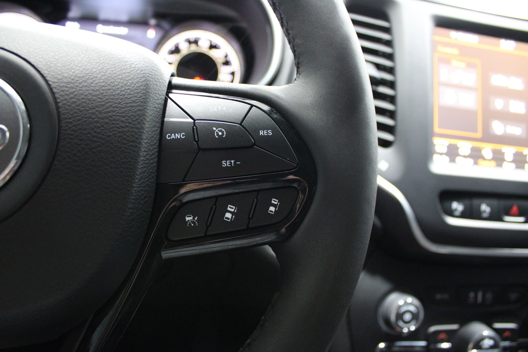 2023 Jeep Cherokee Altitude Lux - Photo 39