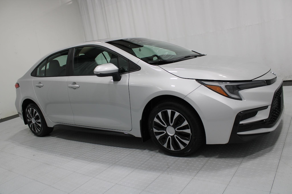 Used 2024 Toyota Corolla SE Sedan