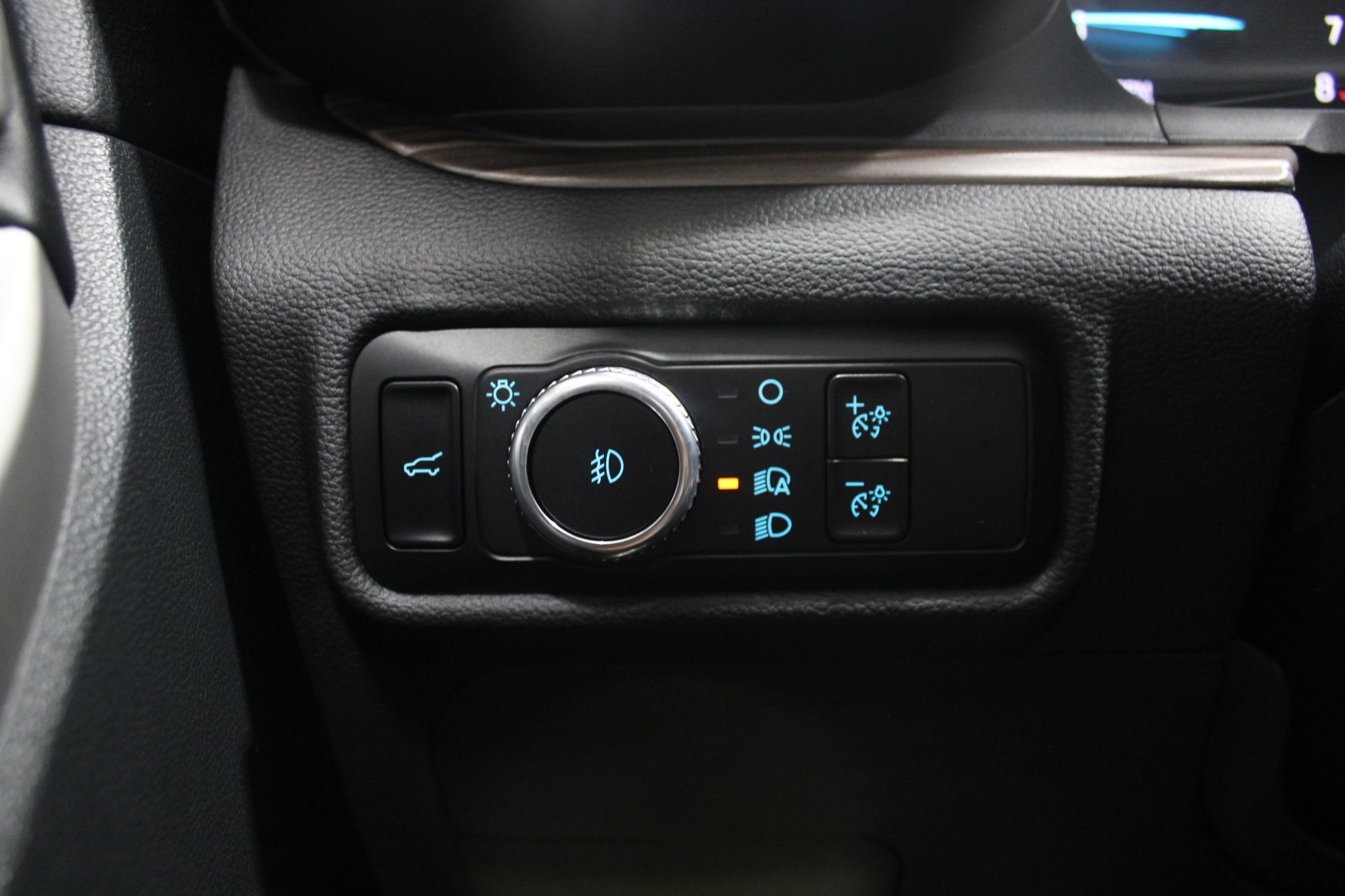 2023 Ford Explorer Limited - Photo 38