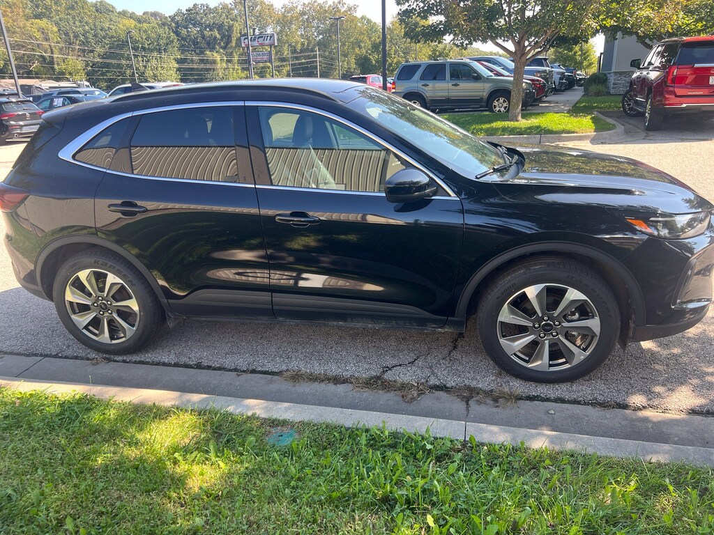 Used 2025 Ford Escape Platinum SUV