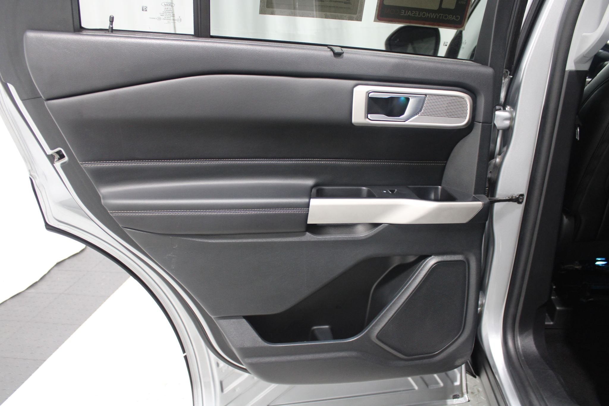 2023 Ford Explorer Limited - Photo 15