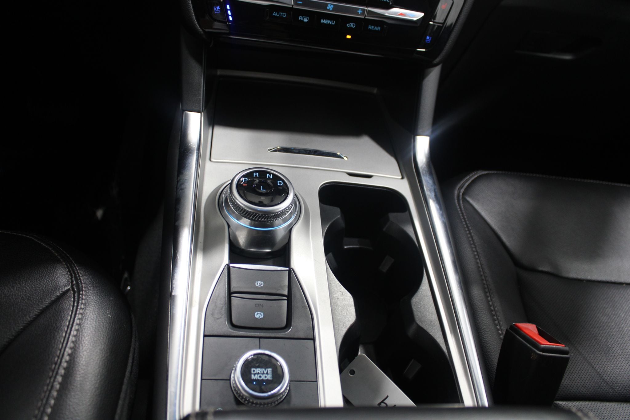 2023 Ford Explorer Limited - Photo 30