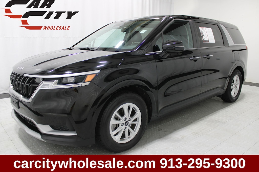 Used 2024 Kia Carnival LX Minivan/Van