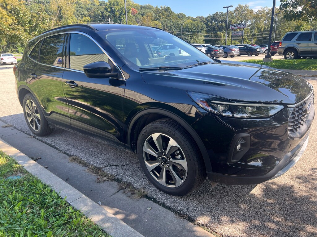 Used 2025 Ford Escape Platinum SUV