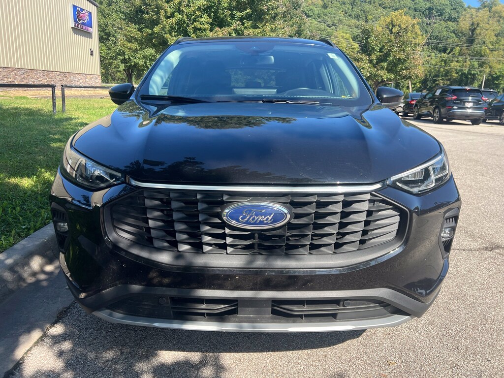 Used 2025 Ford Escape Platinum SUV
