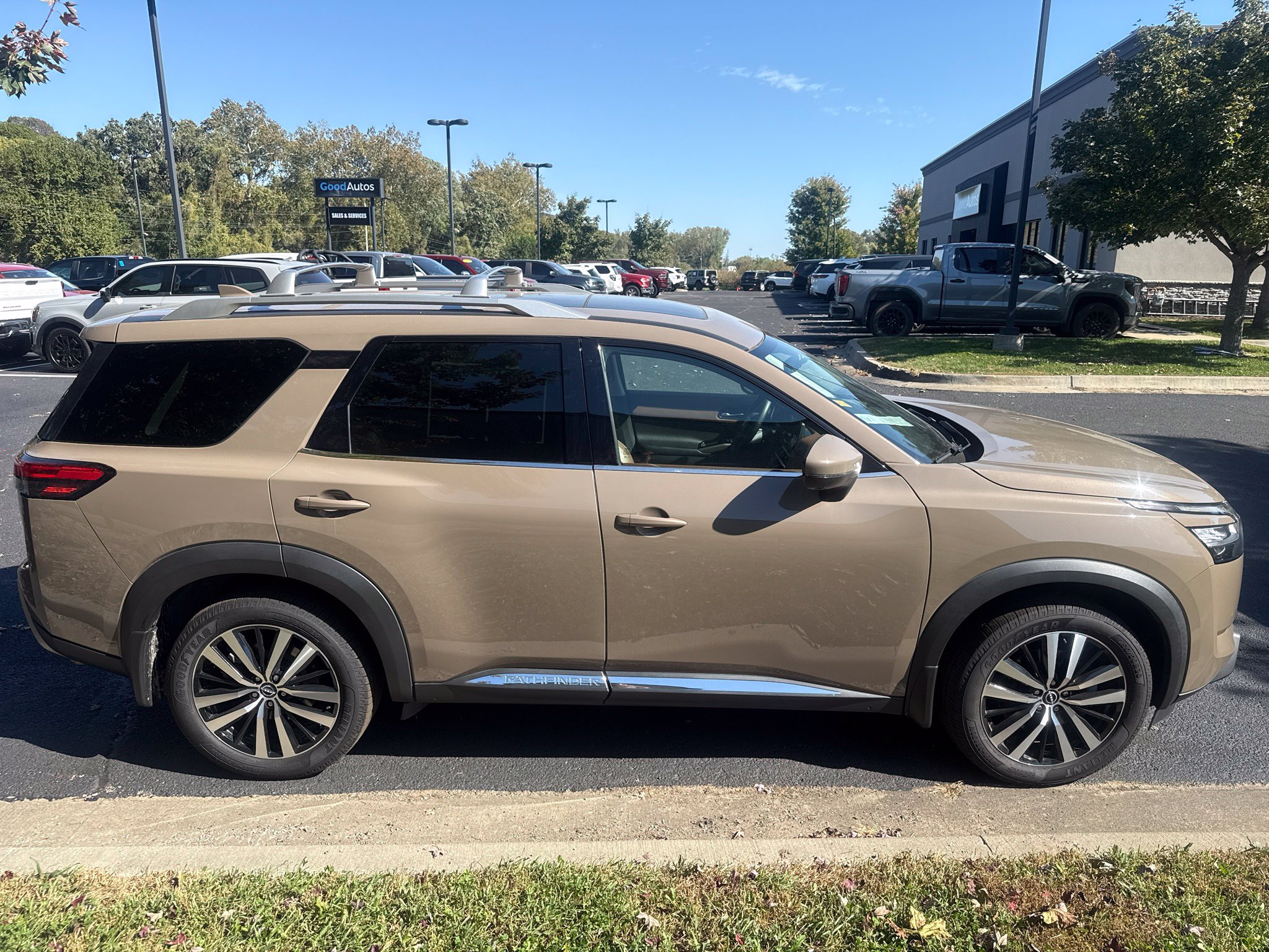 Used 2024 Nissan Pathfinder Platinum SUV