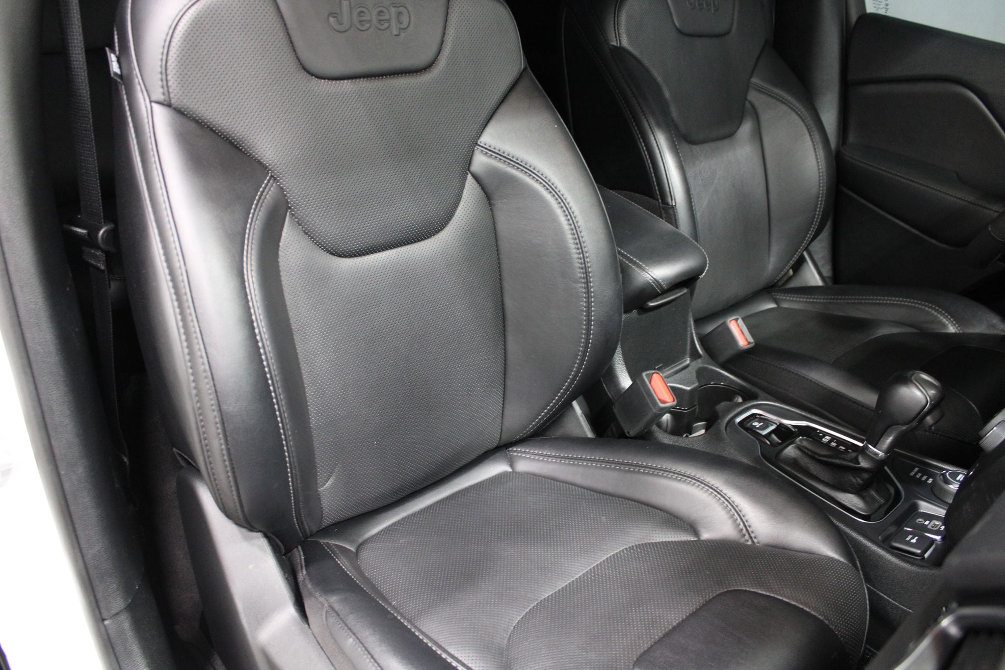 2023 Jeep Cherokee Altitude Lux - Photo 28