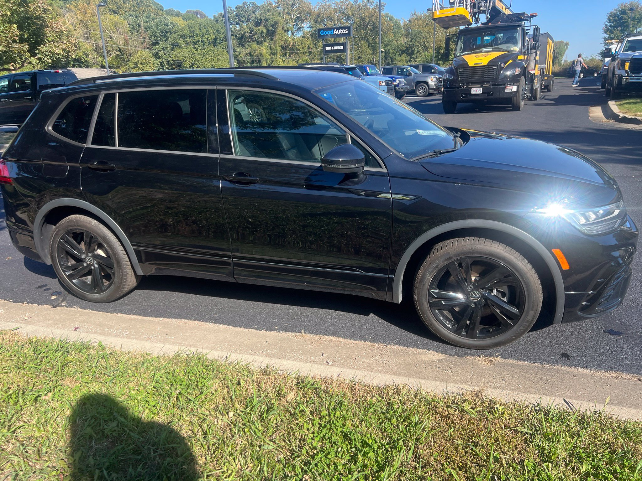 Used 2023 Volkswagen Tiguan 2.0T SE R-Line Black SUV