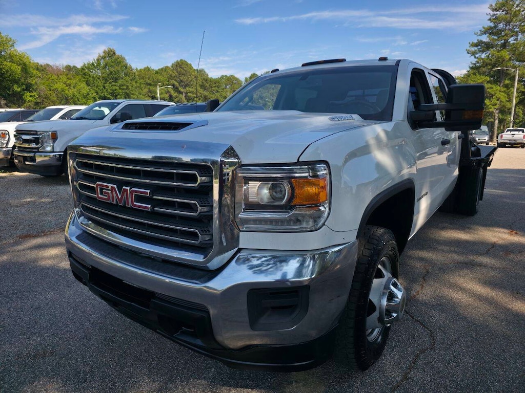 Used 2019 GMC Sierra 3500HD CC Base 4x2 4dr Crew Cab Chassis Pickup Truck