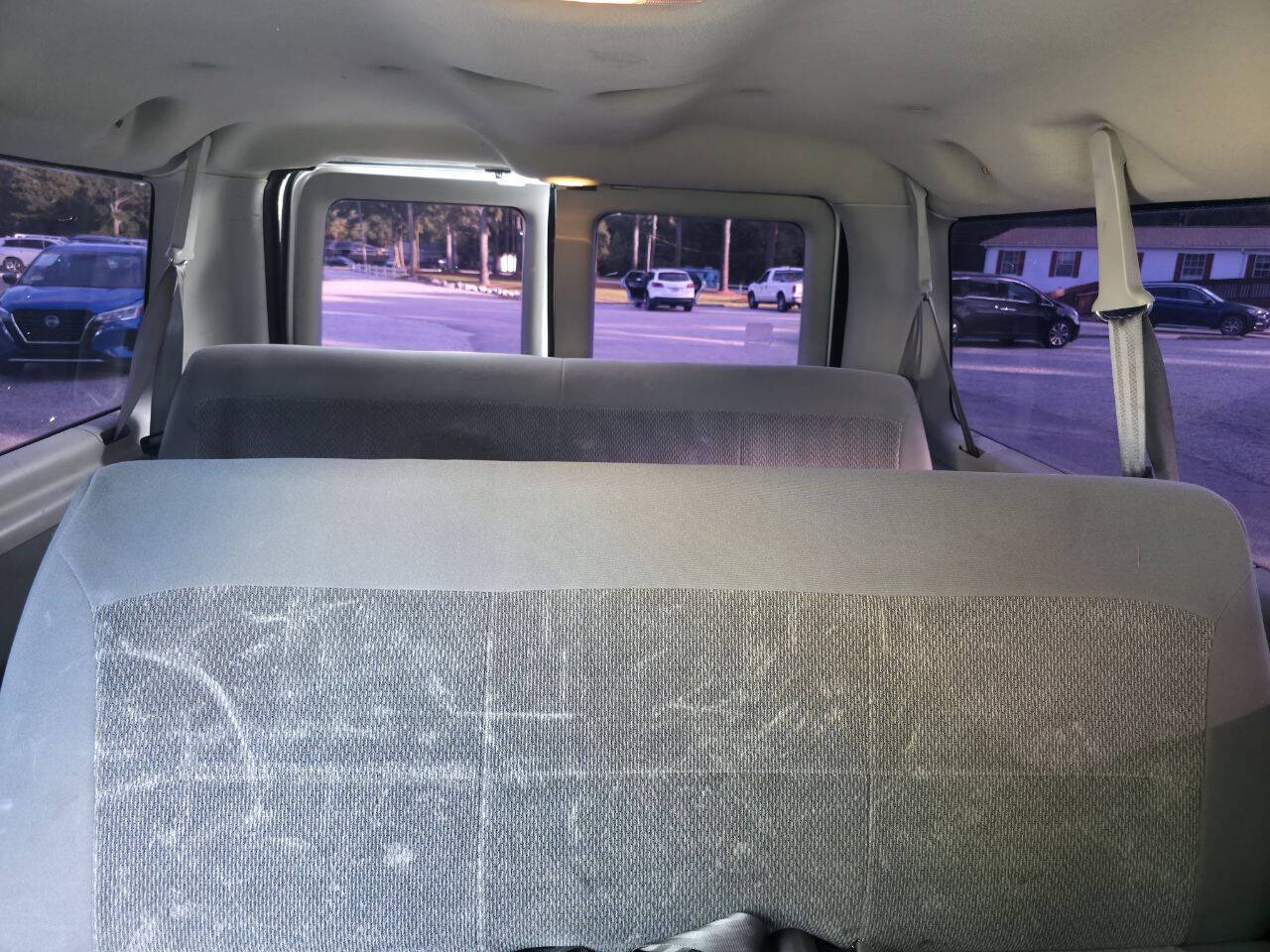 2006 Ford Econoline Wagon XLT - Photo 12