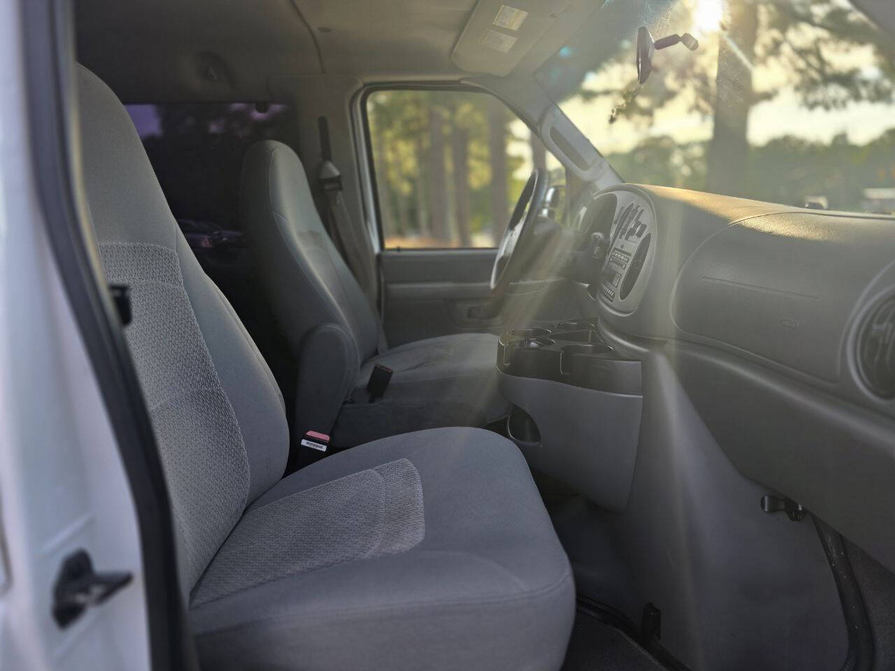 2006 Ford Econoline Wagon XLT - Photo 15