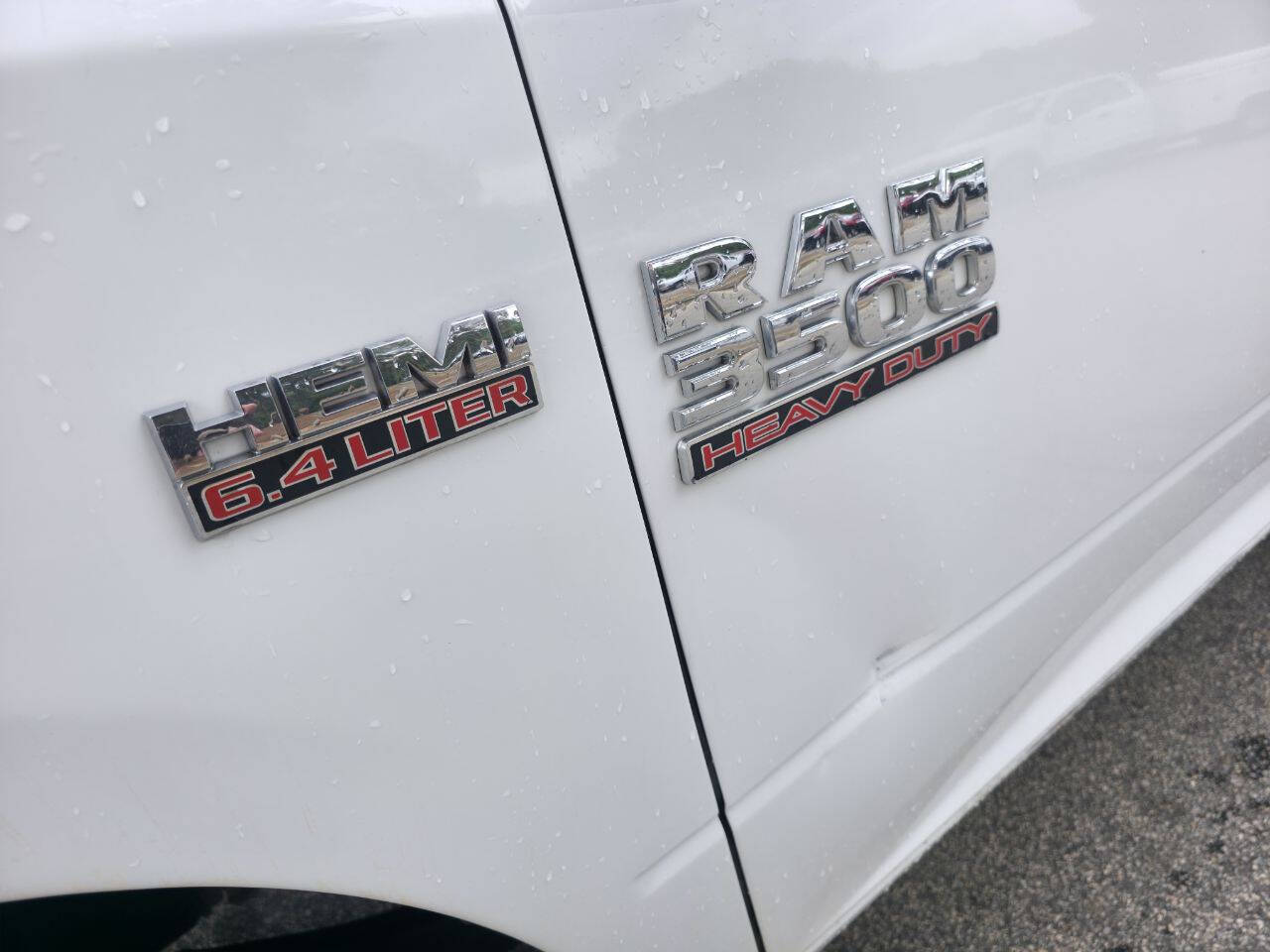2017 RAM Ram 3500 Chassis Cab Tradesman - Photo 4