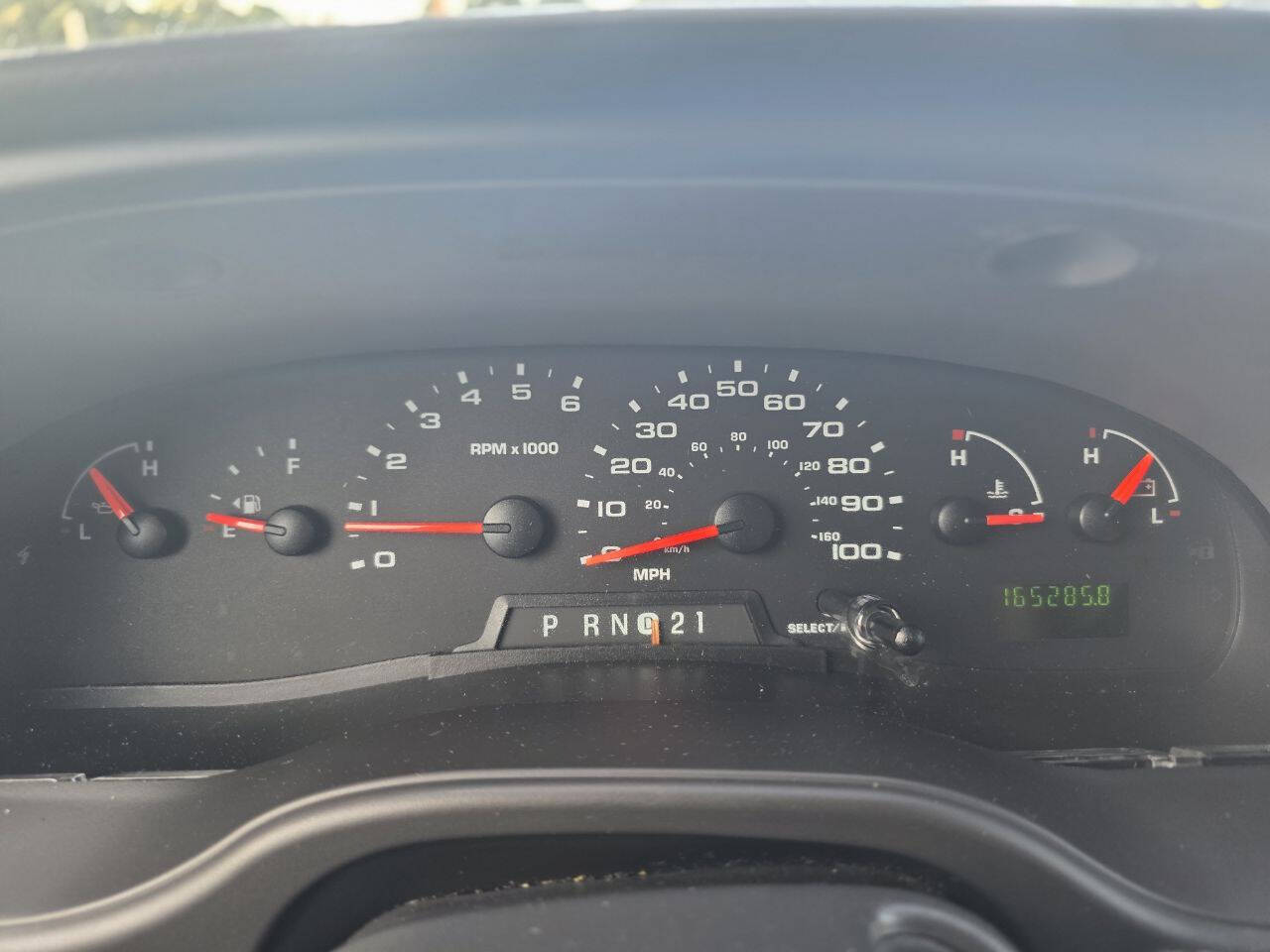 2006 Ford Econoline Wagon XLT - Photo 10