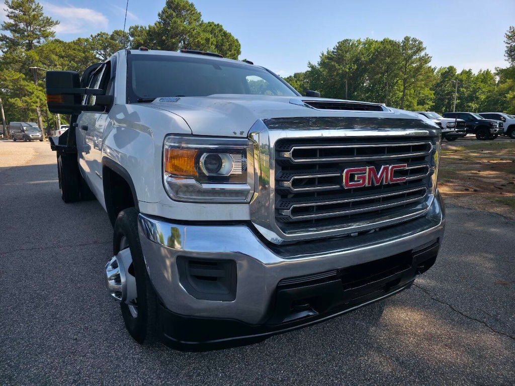 Used 2019 GMC Sierra 3500HD CC Base 4x2 4dr Crew Cab Chassis Pickup Truck