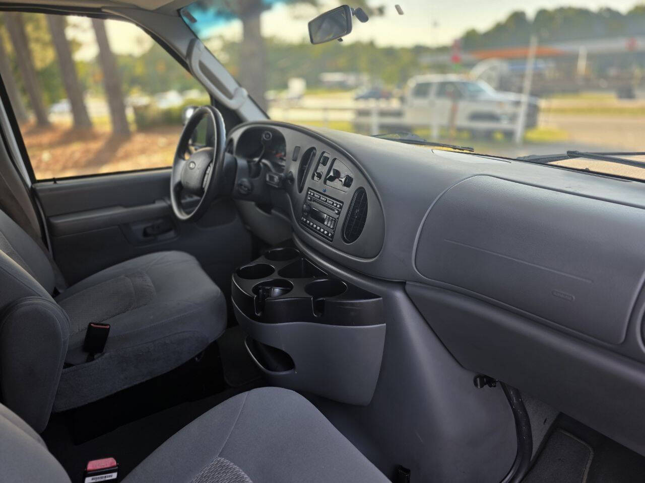 2006 Ford Econoline Wagon XLT - Photo 14