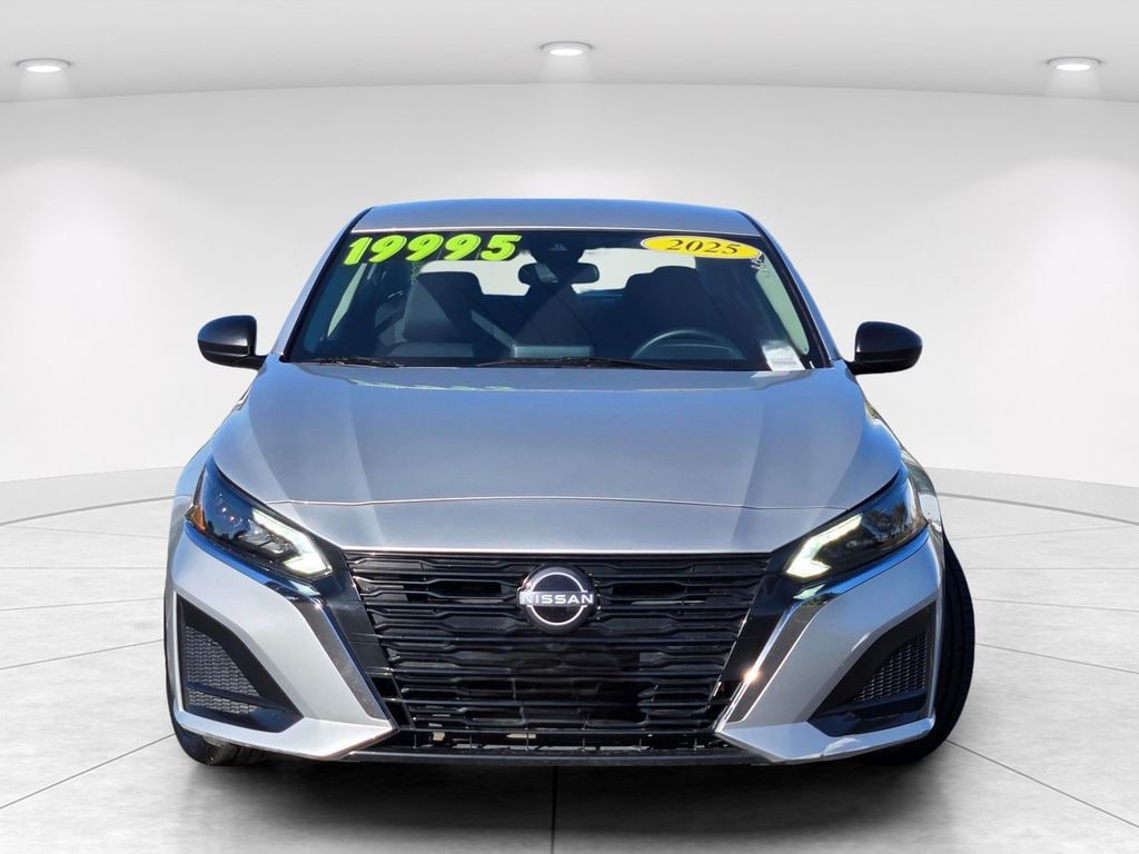 Used 2025 Nissan Altima SV Sedan