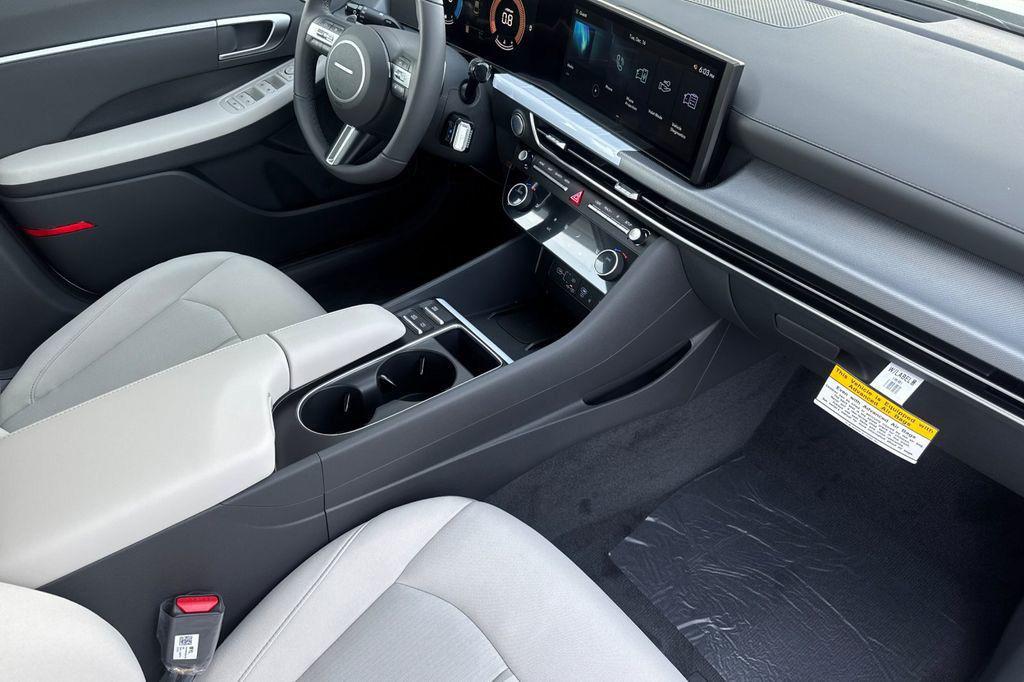 2026 Hyundai Sonata SEL - Photo 16