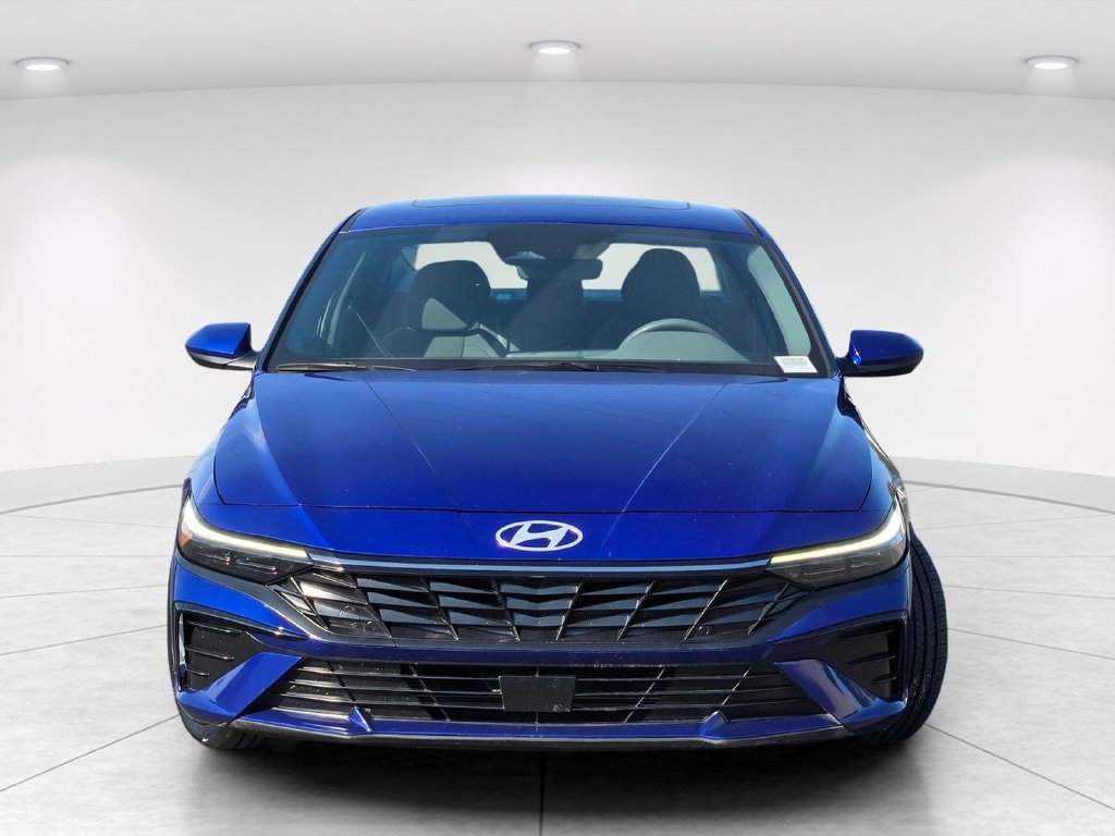 Certified 2025 Hyundai Elantra SEL Convenience Sedan