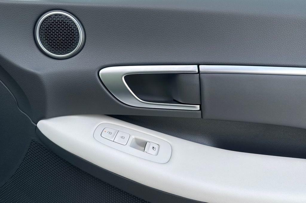 2026 Hyundai Sonata SEL - Photo 18