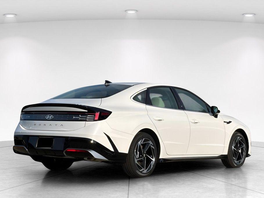 2026 Hyundai Sonata SEL - Photo 4