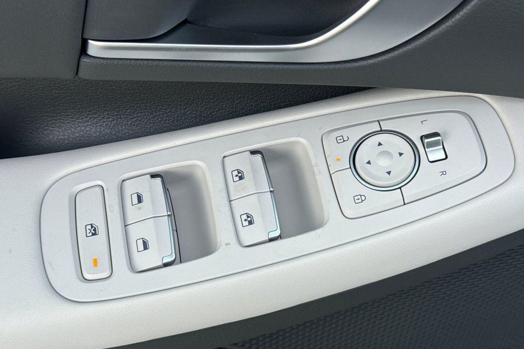 2026 Hyundai Sonata SEL - Photo 12
