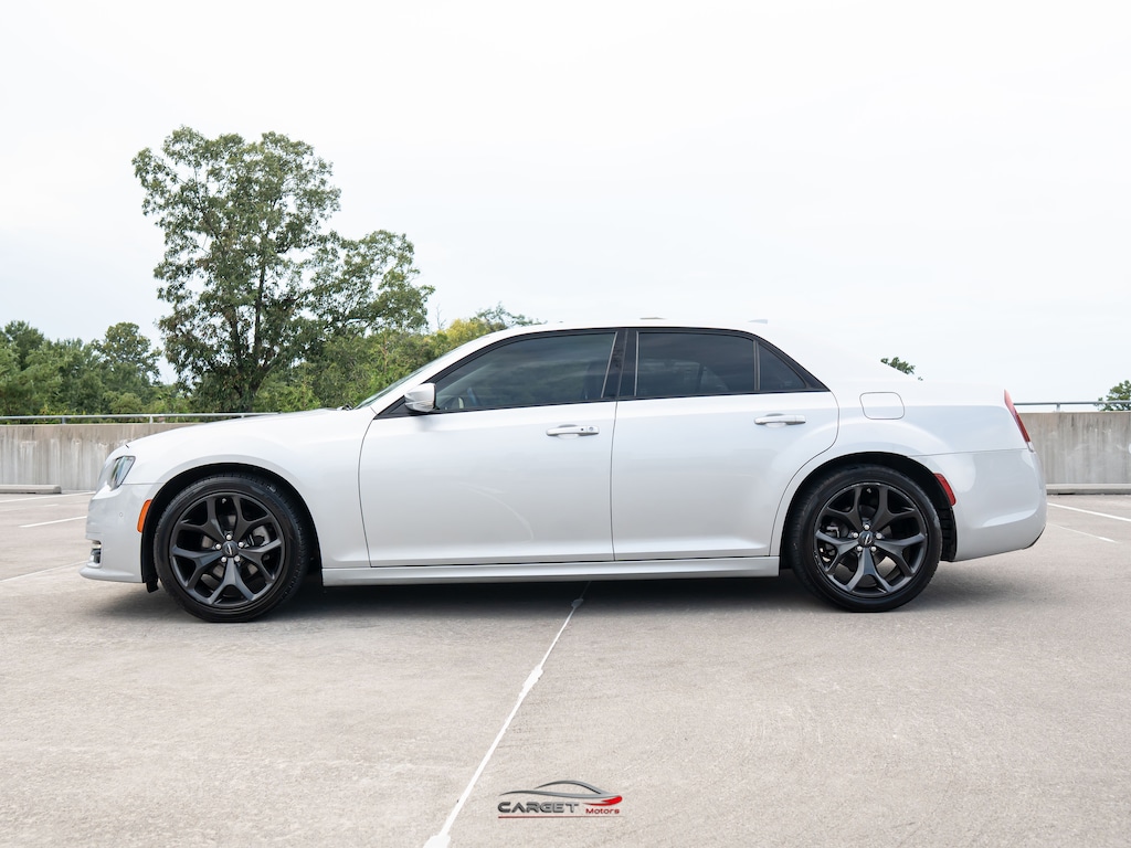 Used 2022 Chrysler 300 Touring L Sedan