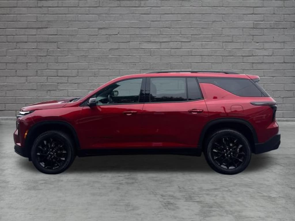 Used 2024 Chevrolet Traverse LT SUV
