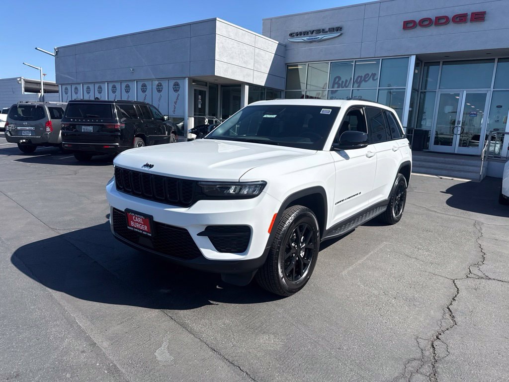 Certified 2025 Jeep Grand Cherokee Laredo SUV
