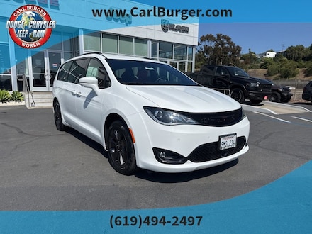 2020 Chrysler Pacifica Hybrid Limited Van Passenger Van