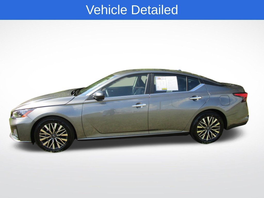 Used 2025 Nissan Altima SV