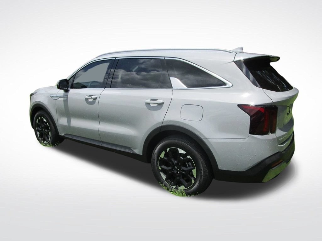 Used 2025 Kia Sorento S