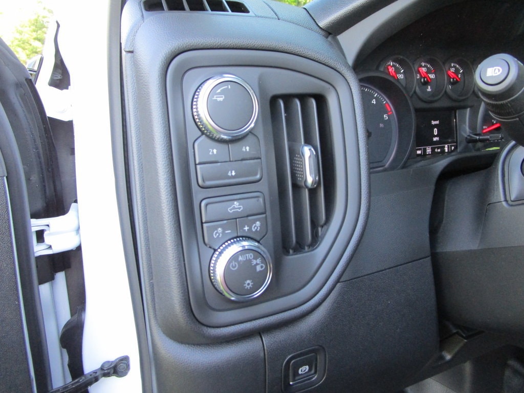 2026 GMC Sierra 3500 Chassis Cab Pro - Photo 28