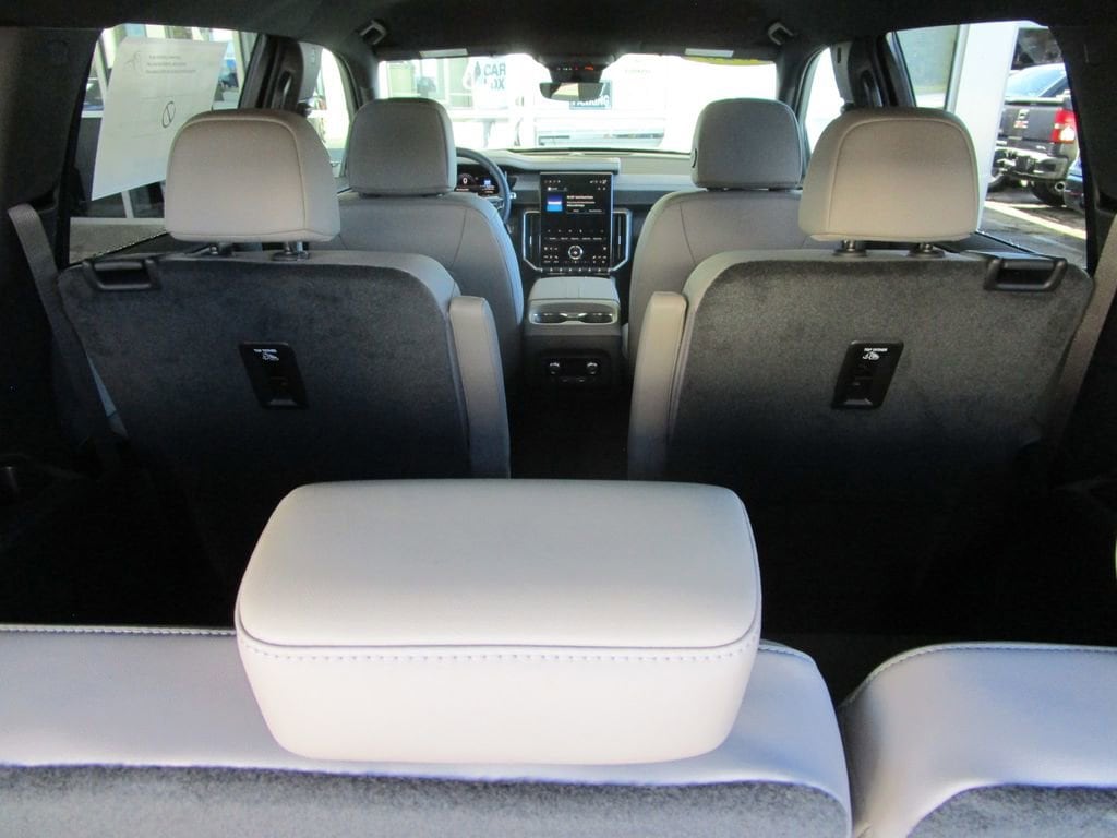 2026 GMC Acadia Elevation - Photo 16