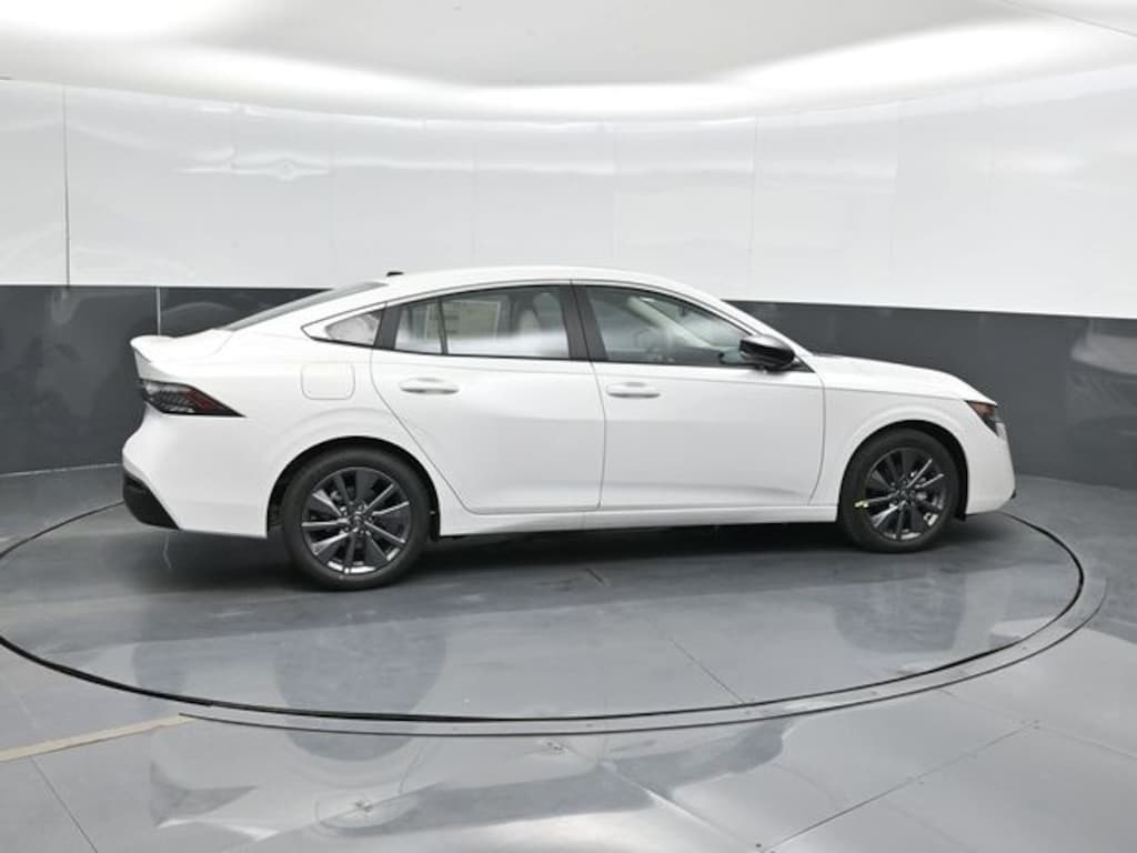 New 2027 Nissan Sentra SL Sedan