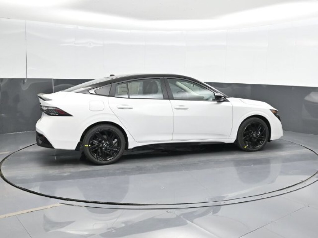New 2027 Nissan Sentra SR Sedan