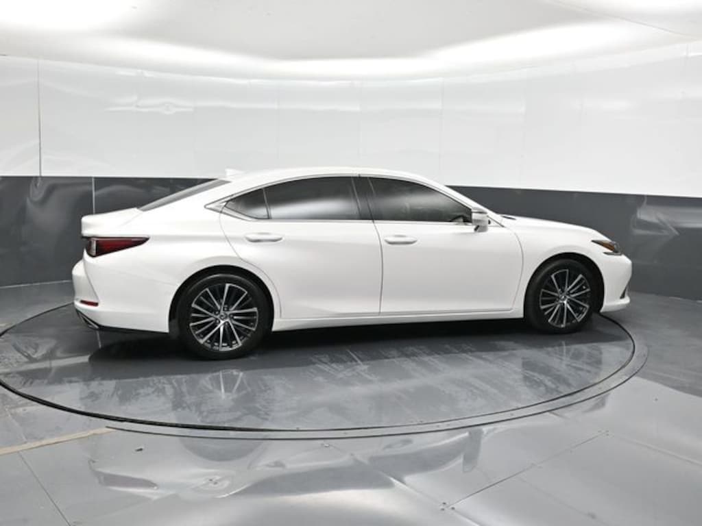 Used 2024 Lexus ES 350 Sedan