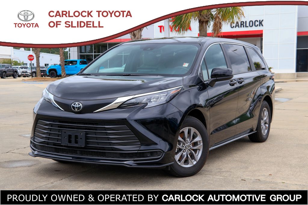 2026 Toyota Sienna LE