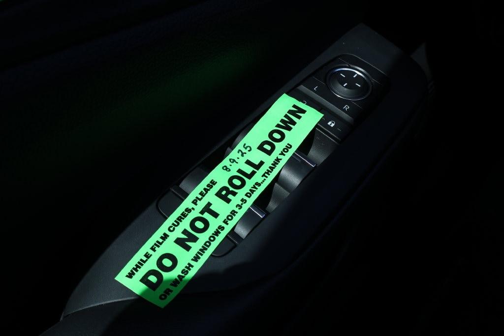 2025 Toyota Prius XSE Premium - Photo 14