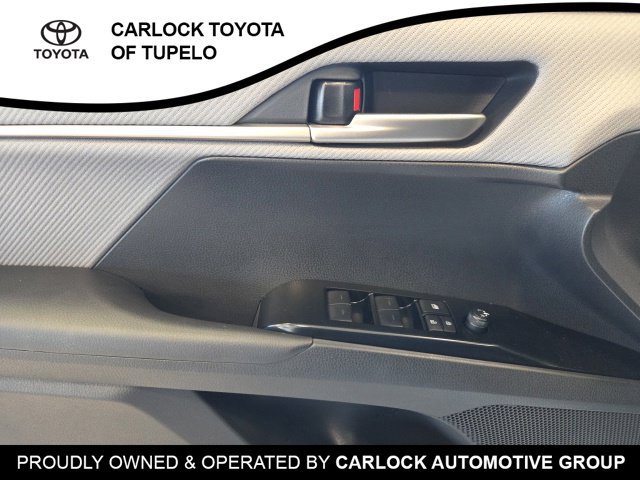 2026 Toyota Camry SE - Photo 13