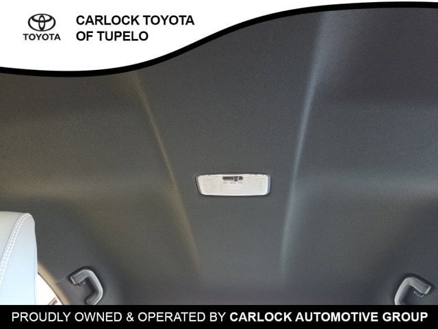 2026 Toyota Camry SE - Photo 15