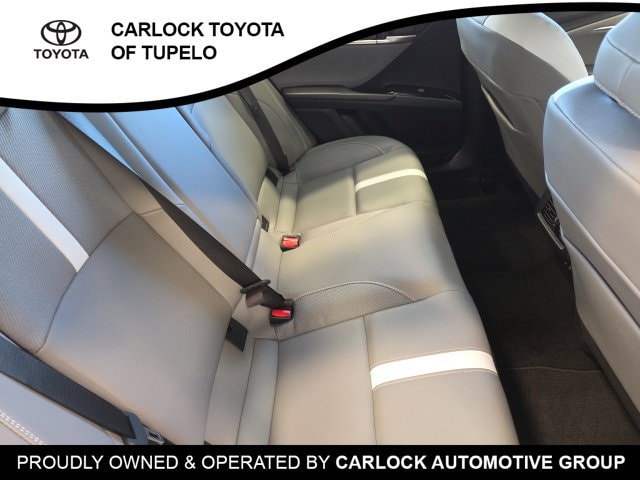 2026 Toyota Camry SE - Photo 18
