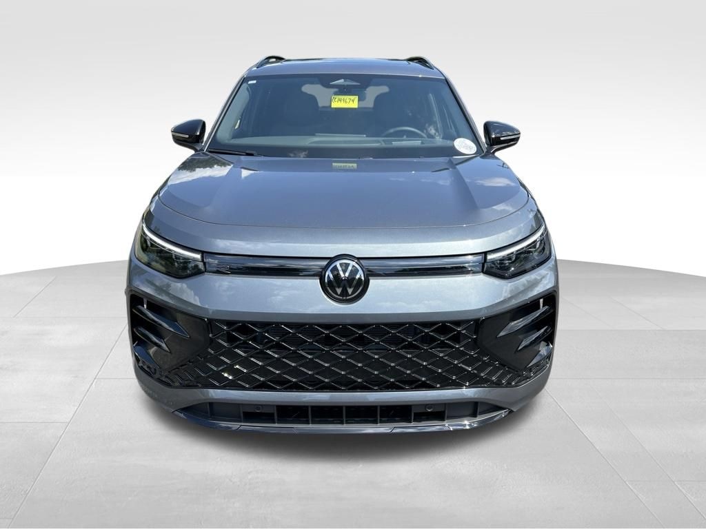 New 2026 Volkswagen Tiguan SE R-Line Black SUV