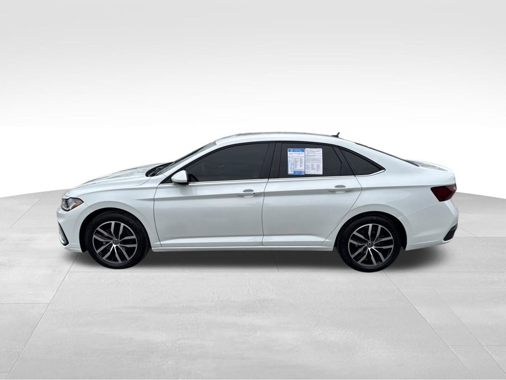 Certified 2025 Volkswagen Jetta 1.5T SE Sedan