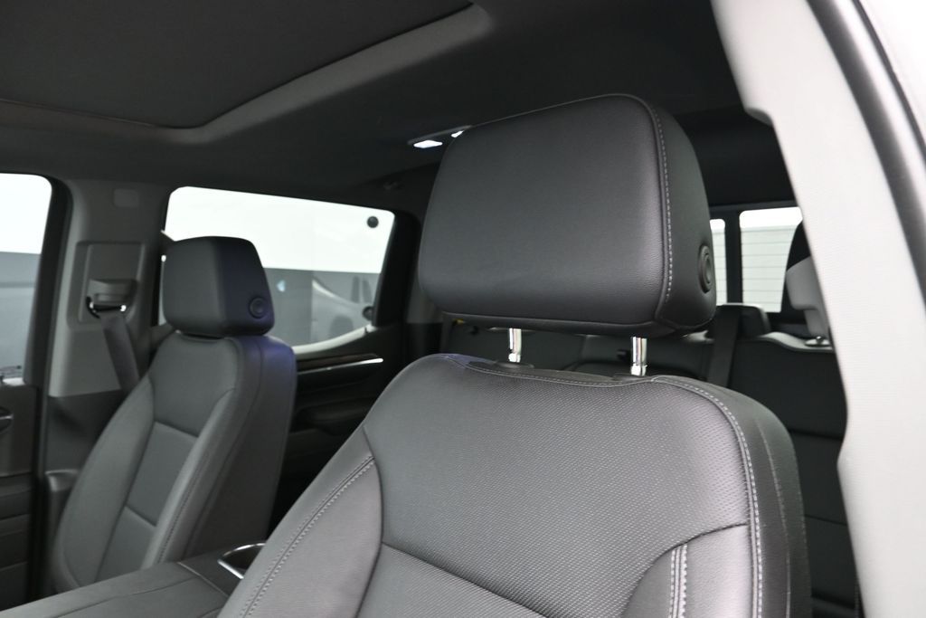 2024 GMC Sierra 1500 SLT - Photo 18